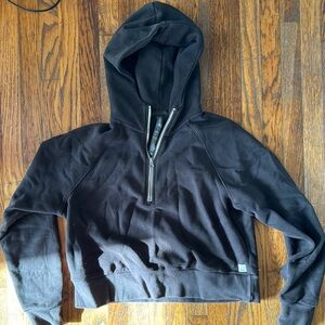 Vuori Black Pullover Hoodie Sweatshirt